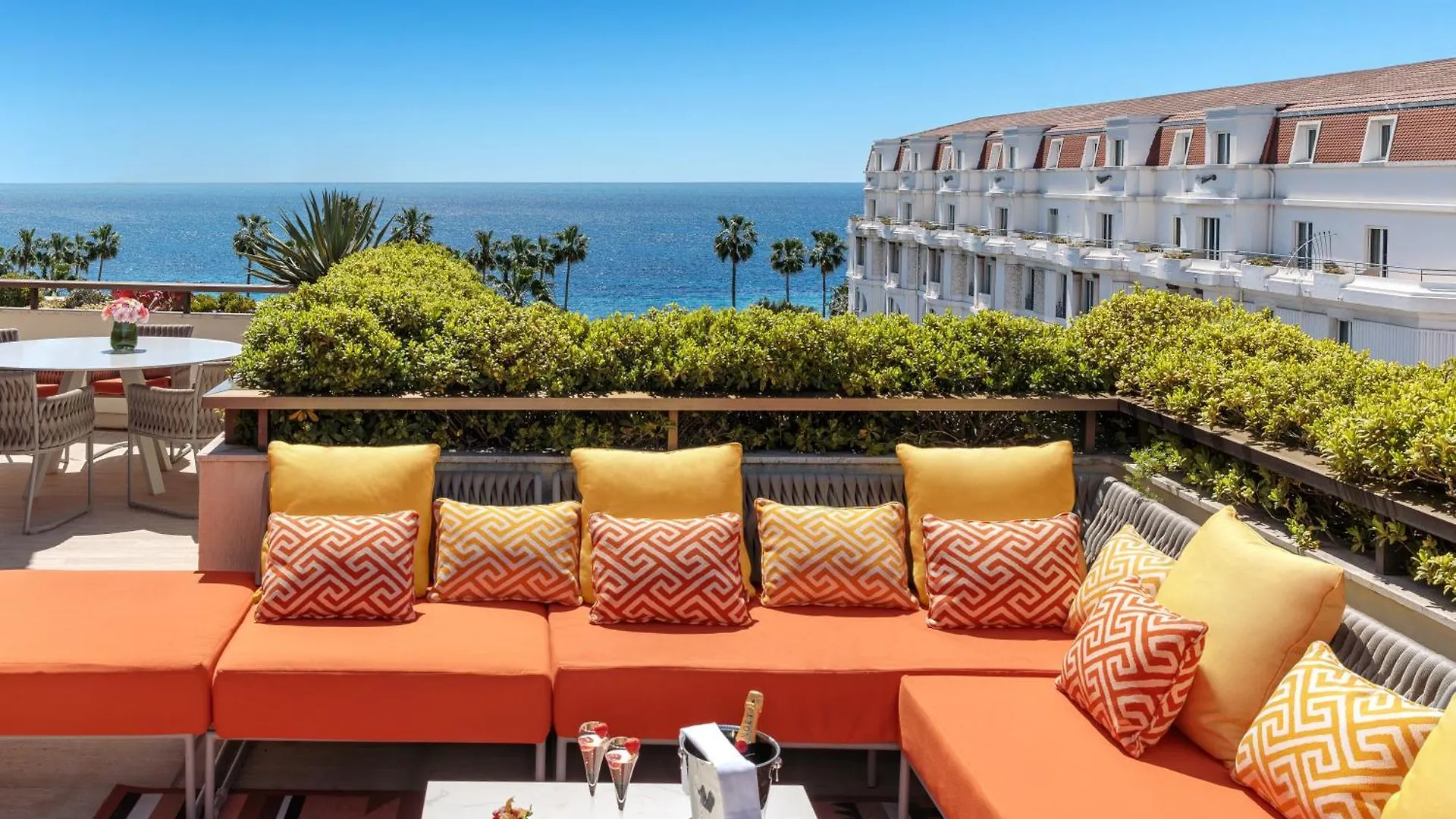 Hotel Barriere Le Gray D'Albion Cannes 4*,  France